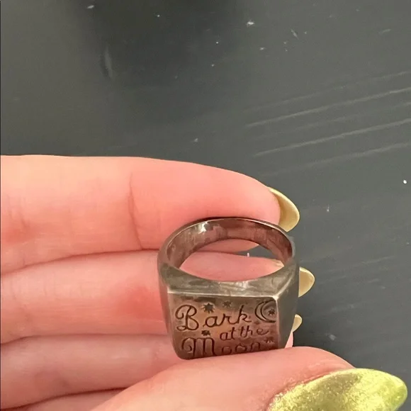 Souvenir Jewelry Silver Bark at the Moon Ozzy Osbourne Ring - Picture 7 of 16